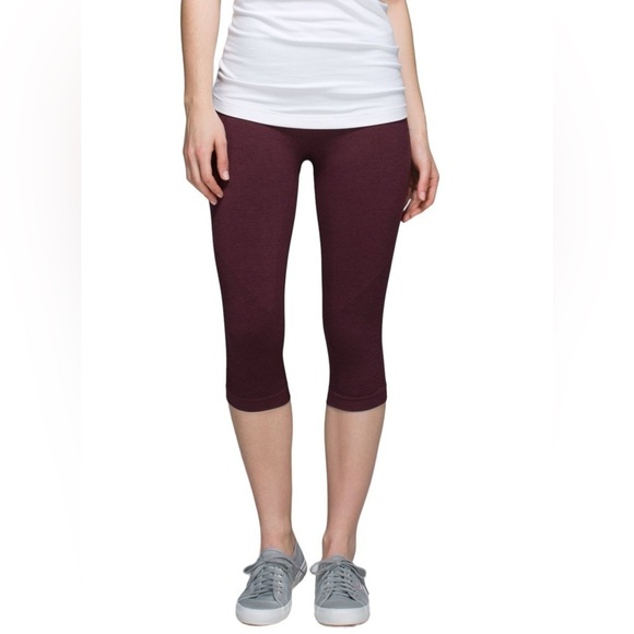 Lululemon In The Flow Crop II Bordeaux Drama Maroon Sz 4 - Picture 3 of 12
